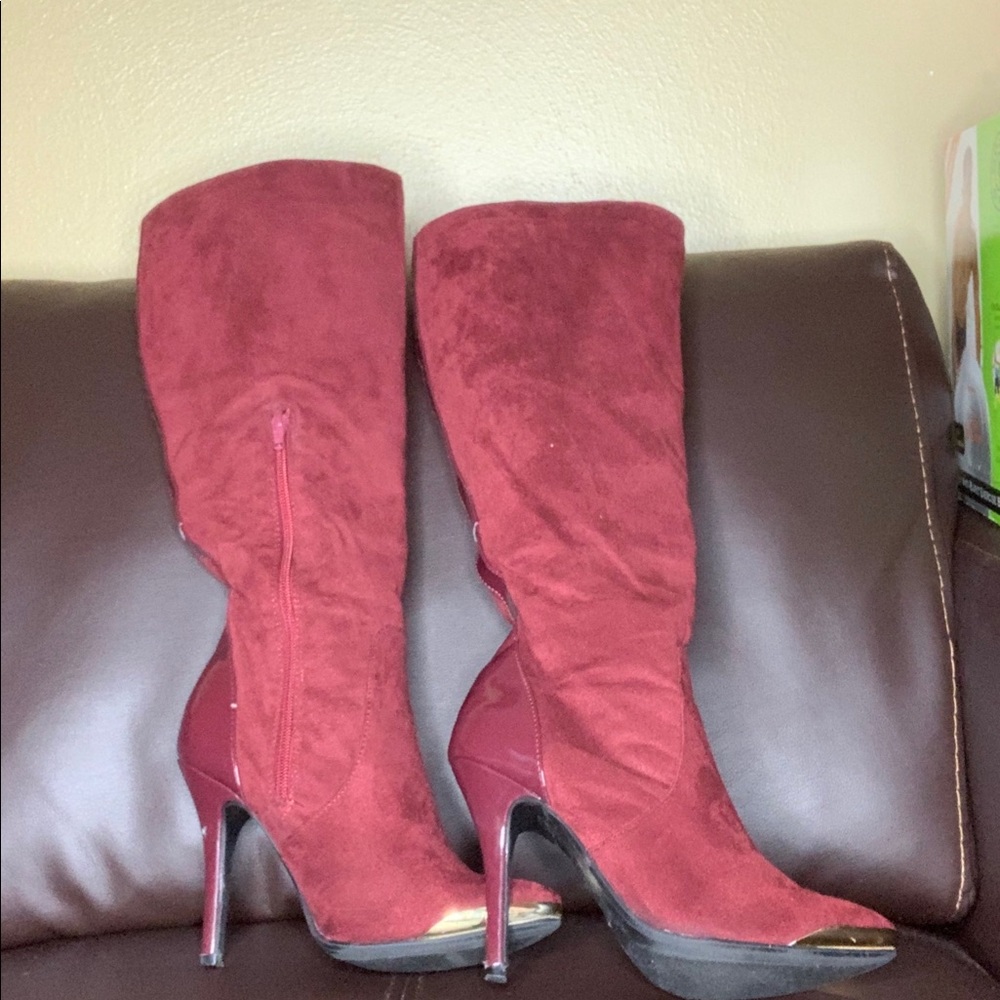 Boot - Picture 4 of 10